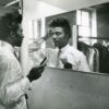 Muzičar Litl Ričard (Little Richard) sprema se za nastup 1956.