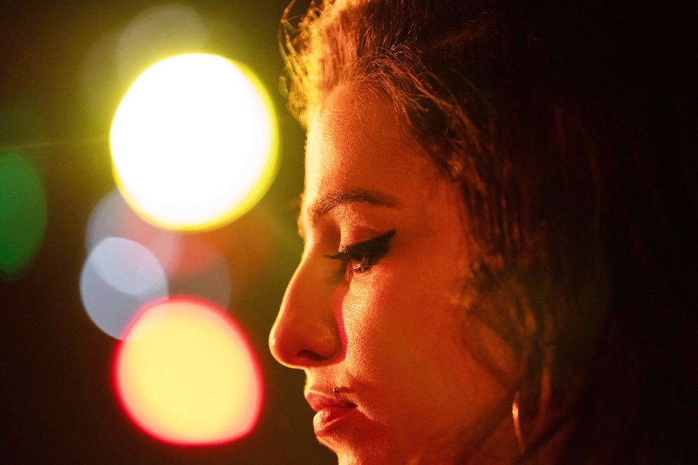 Marisa Abela kao Amy Winehouse u filmu 