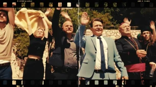 Dragan Bjelogrlić, Rene Bitorajac i drugi u kadru iz filma "Svadba"