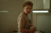 Film Belo se pere na devedeset, slovenački