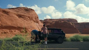 Film Yugo ide u Ameriku, kritika i recenzija